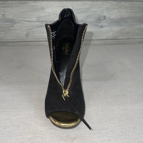 Mossimo Peeptoe 4.5" Heel Front Zip Booties Women's 7 Black Faux Suede Gold Trim - Picture 3 of 7